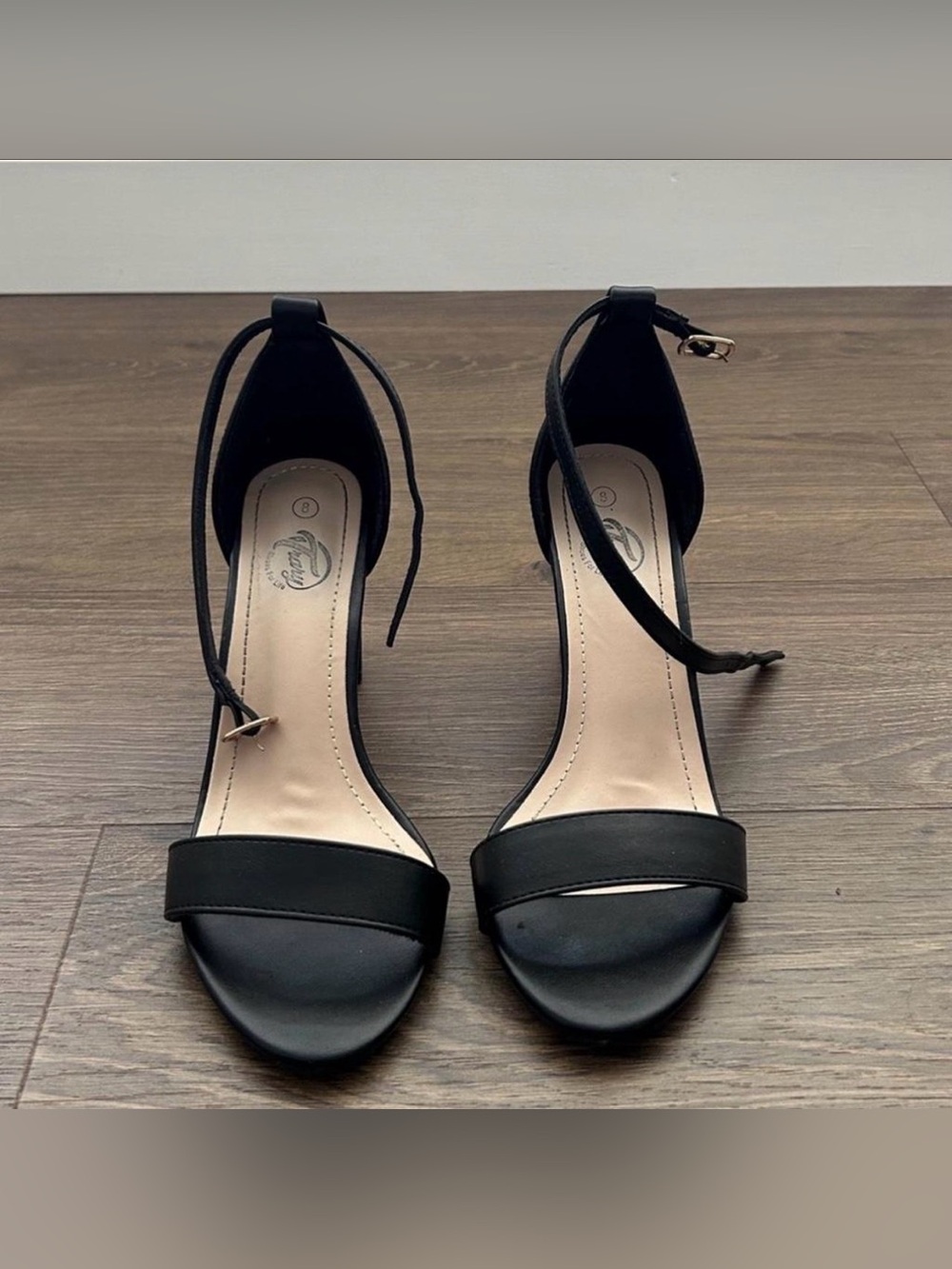 Trary Classic Black Ankle-Strap Women's Block Heels size 8